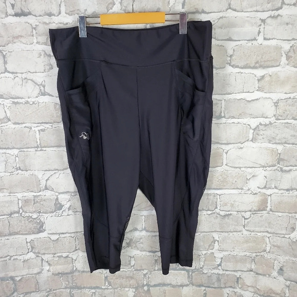 Plus Size Athleisure Capris Spunky Black XXL Mesh Accent Mona Lion Gym Yoga - Picture 3 of 13